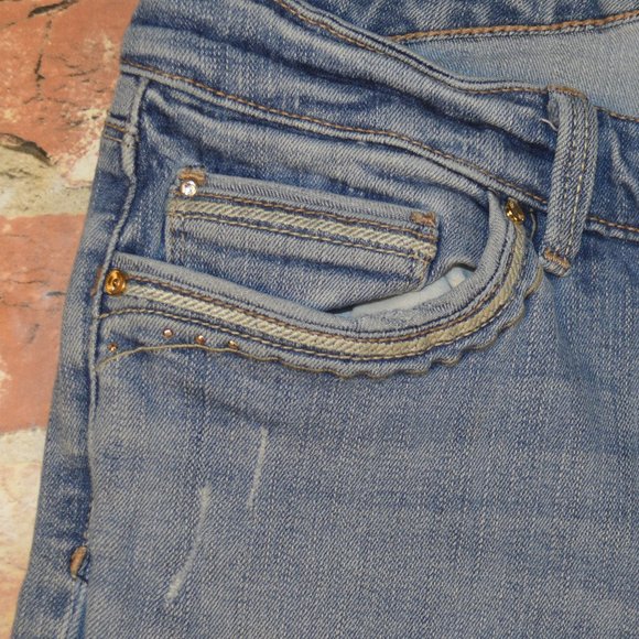 White House Black Market distressed jeans/whitewashed/women's size 6 - Picture 2 of 10